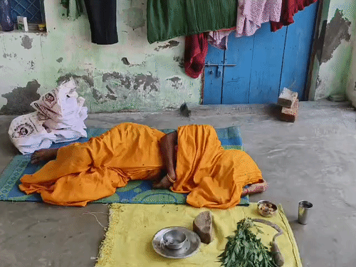 बेटे शिवम की मौत के बाद से मां दिनभर बदहवास रहती हैं।