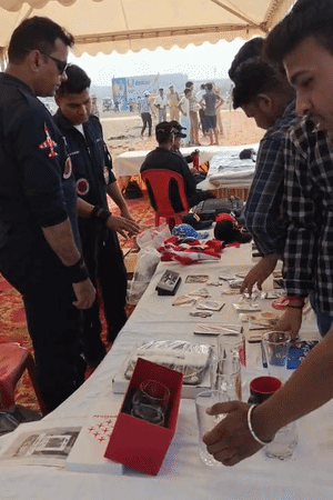 आयोजन स्थल पर एयरफोर्स का स्टॉल भी लगाया गया। यहां छात्र और दर्शक पहुंचकर जानकारी ले रहे हैं।