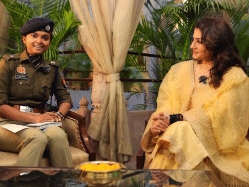 श्रुति श्रीवास्तव 2020 बैच की IPS अधिकारी हैं।