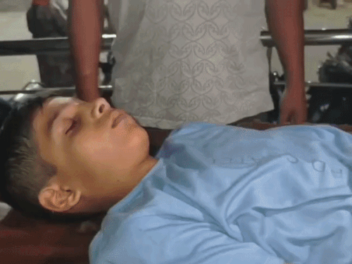 हाथ-पैर समेत 16 जगह काटा; गली में दोस्त से बात कर रहा था|फरीदाबाद,Faridabad - Dainik Bhaskar