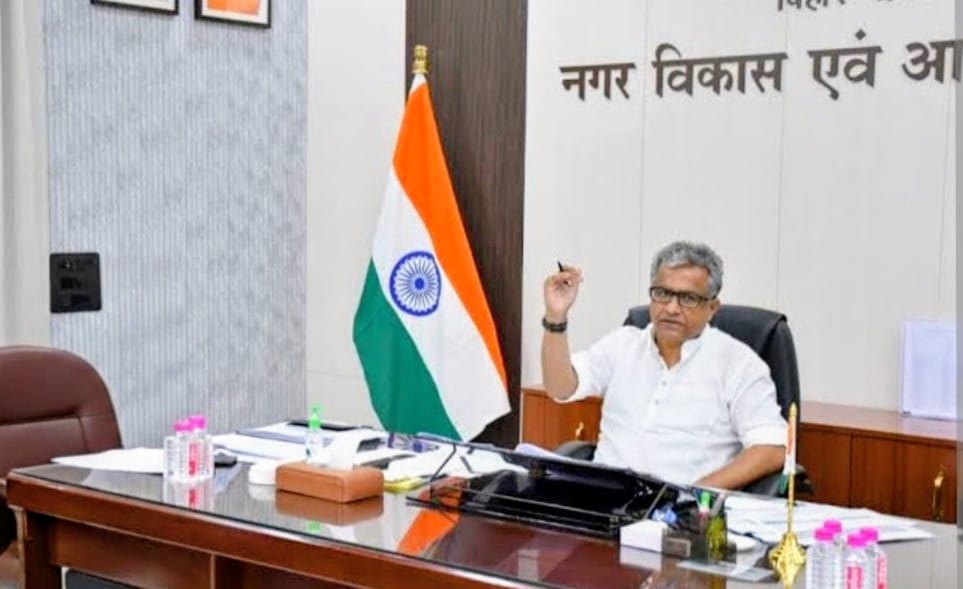 नगर विकास एवं आवास विभाग के मंत्री नीतीश मिश्रा।