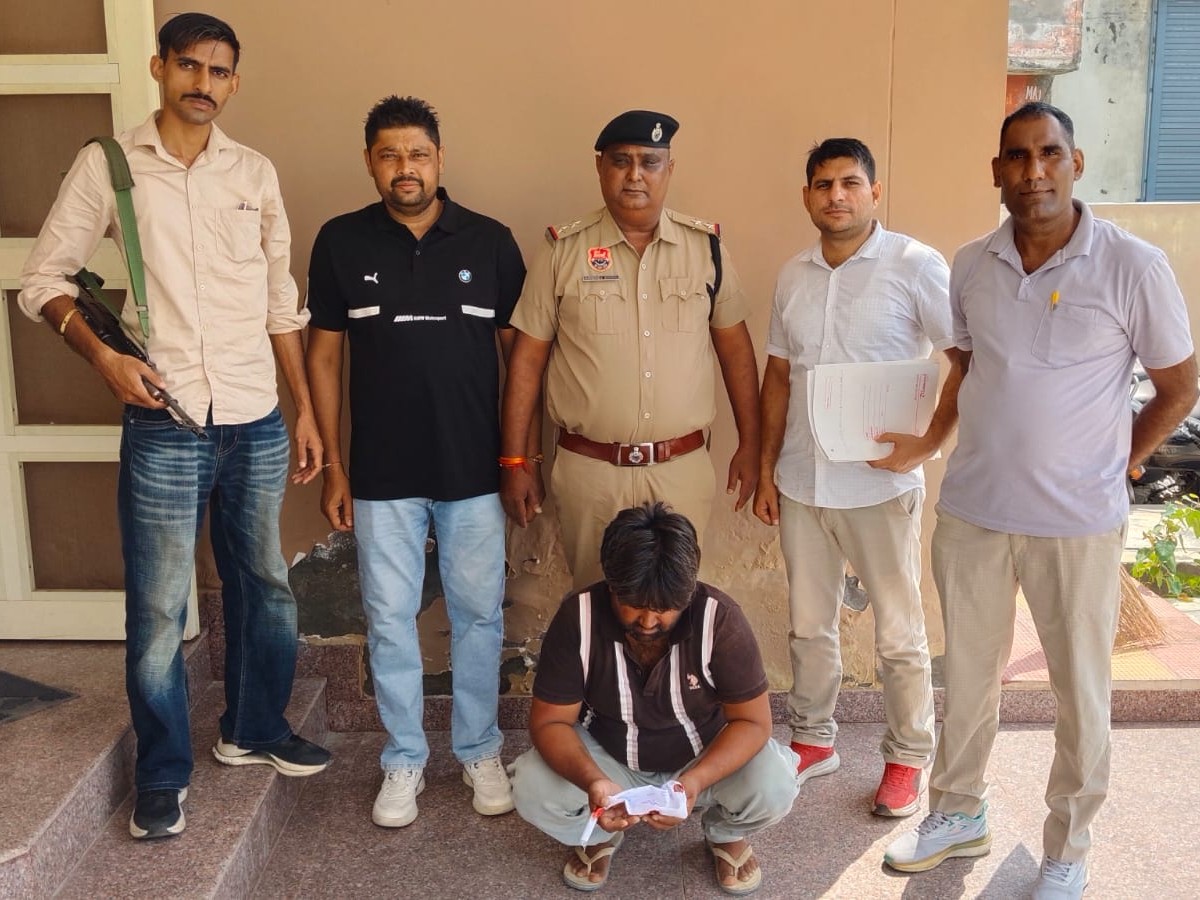 पुलिस देख रास्ता बदला, शक के आधार पर ली तलाशी, 4 दिन के रिमांड पर भेजा|हांसी,Hansi - Dainik Bhaskar