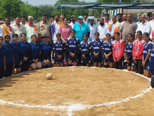 17-19 साल आयु वर्गों में कुल 37 टीमों की 518 बालिका खिलाड़ी अपनी खेल प्रतिभा दिखा रही हैं।