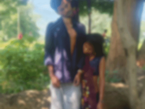 शुक्रवार शाम तक दोनों अपने-अपने घर में थे