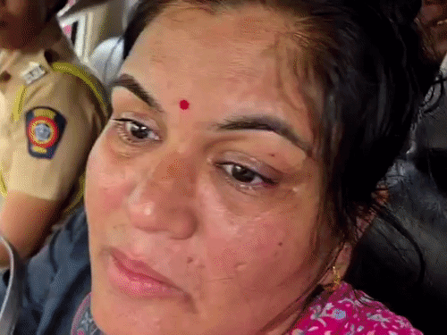 शनिवार को साहिल की मां भी मुंबई पहुंचीं। उन्होंने मीडिया से कहा- मुझे न्याय चाहिए।