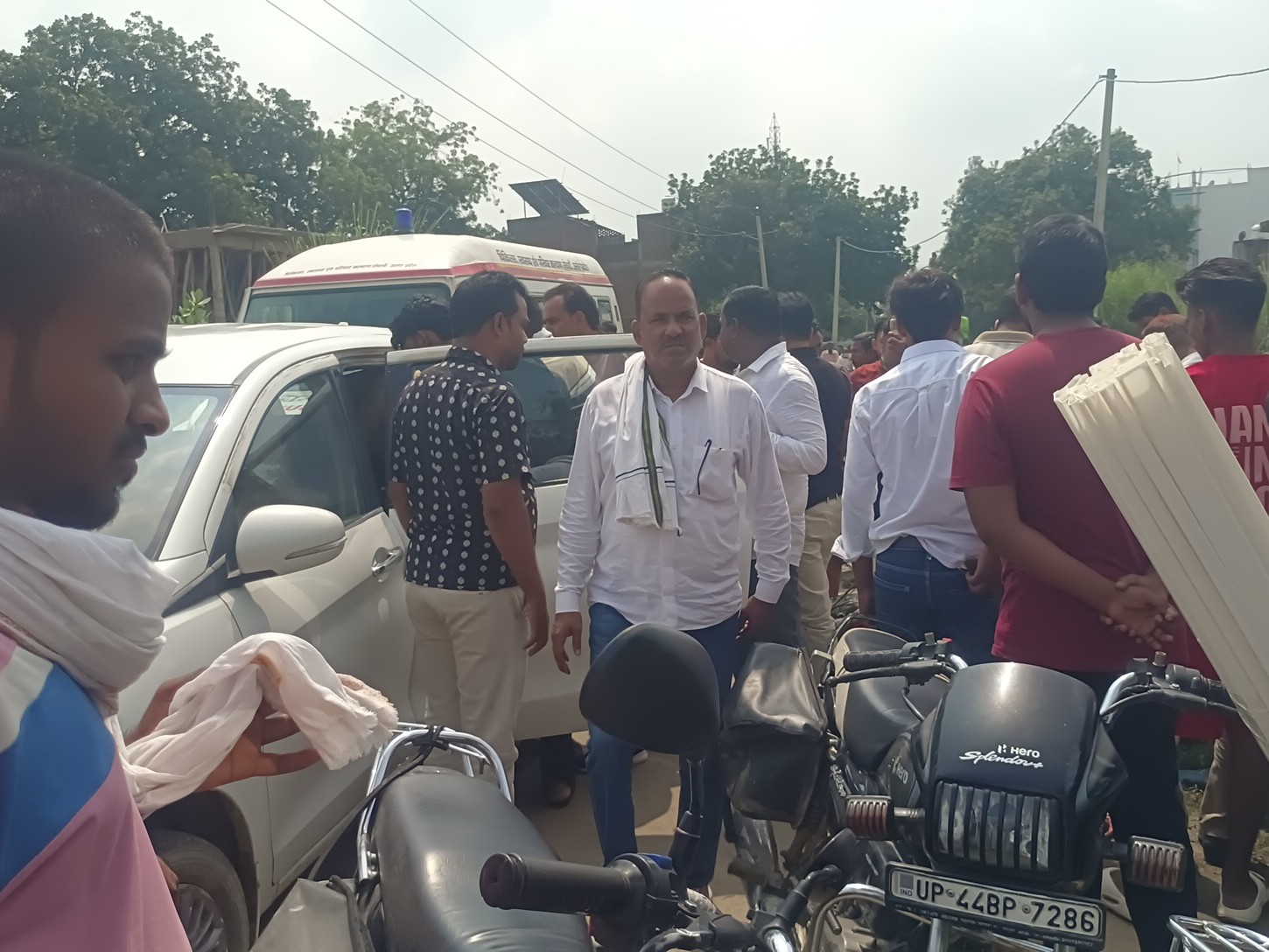 Baldiray Sultanpur Road Accident | Dumper Hits Bike Rider Leg Injury
