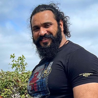 एक्टर और WWE रेसलर सौरव गुर्जर।