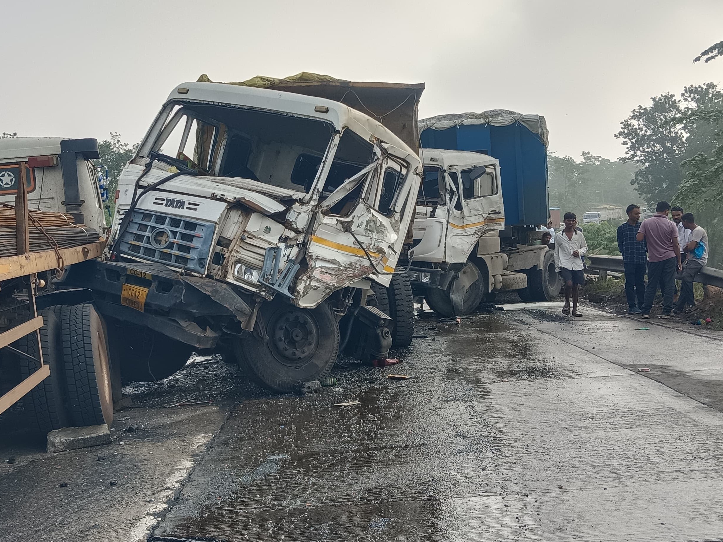 जटगा के पास NH-130 पर सुबह 7 बजे हुआ हादसा