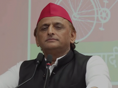 मायावती पर किया पलटवार, गानों से की प्रेस कॉन्फ्रेंस की शुरुआत|उत्तरप्रदेश,Uttar Pradesh - Dainik Bhaskar