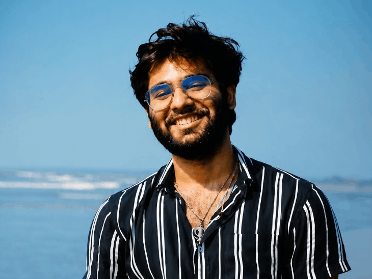 कनाडा में प्लेन क्रैश में जान गंवाने वाले भारतीय छात्रों की यह तस्वीर सोशल मीडिया पर सामने आई है।