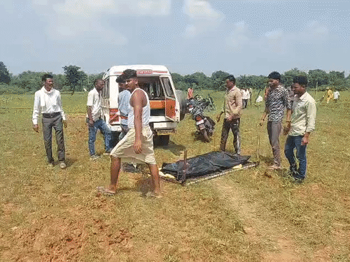 पुलिस ने शव को कब्जे में लेकर पोस्टमार्टम के लिए भेज दिया है।