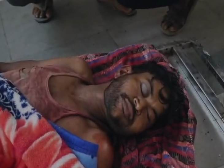 मले में गंभीर रूप से घायल शैलेष कुमार राठौर की इलाज के दौरान मौत हो गई।