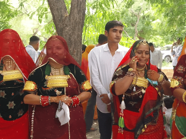 मेले में आईं सीमा, कविता, कौशल्या और निरमा ने बताया- हम हर साल यहां आती हैं।