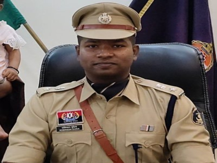 पुलिस उपायुक्त पश्चिम क्षेत्र रॉबिनसन गुड़िया की मॉनीटरिंग में कार्रवाई की गई है।