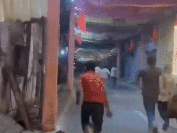 लड़की के साथ देखकर थप्पड़ जड़े तो 25 दोस्तों को बुलाकर हमला किया|आगरा,Agra - Dainik Bhaskar