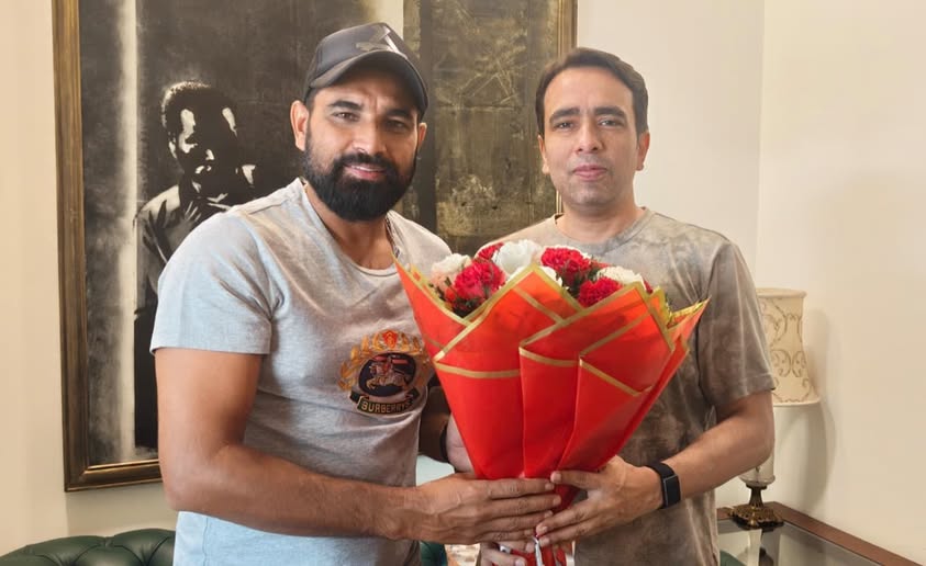 शमी 21 सितंबर को जयंत चौधरी से मिले थे। जयंत ने फेसबुक पर यह तस्वीर शेयर की है।