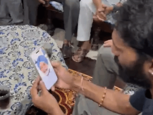 घर लौटने के बाद राकेश ने राज्यसभा सांसद सतनाम संधू से बात की।