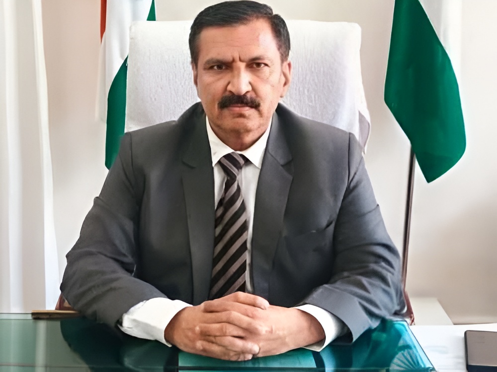 IAS मुनीश नागपाल को हेल्थ डिपार्टमेंट में स्पेशल सेक्रेटरी बनाया गया है।