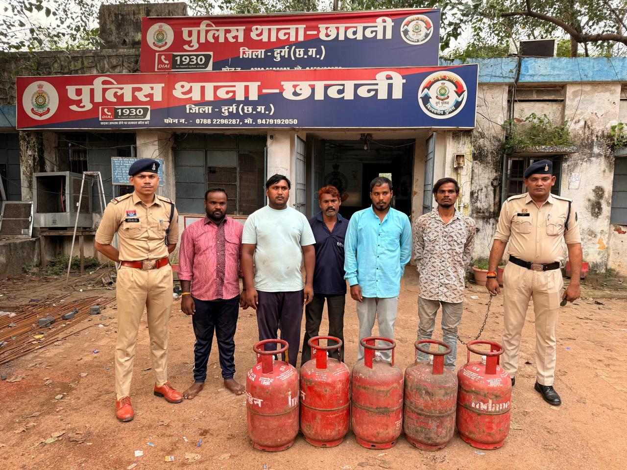 पुलिस ने आरोपियों को किया गिरफ्तार।