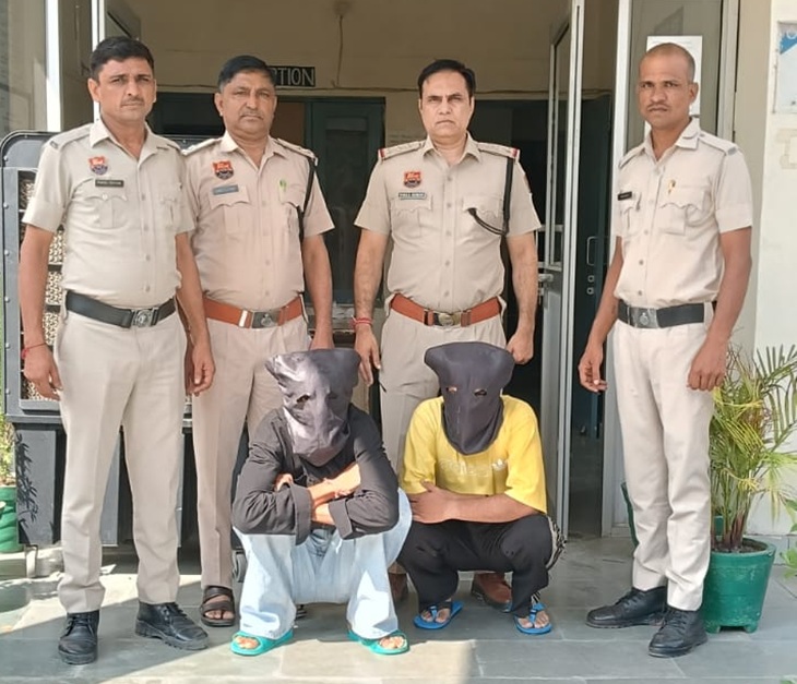 अर्बन एस्टेट थाना पुलिस की गिरफ्त में दोनों होटलों के मैनेजर।