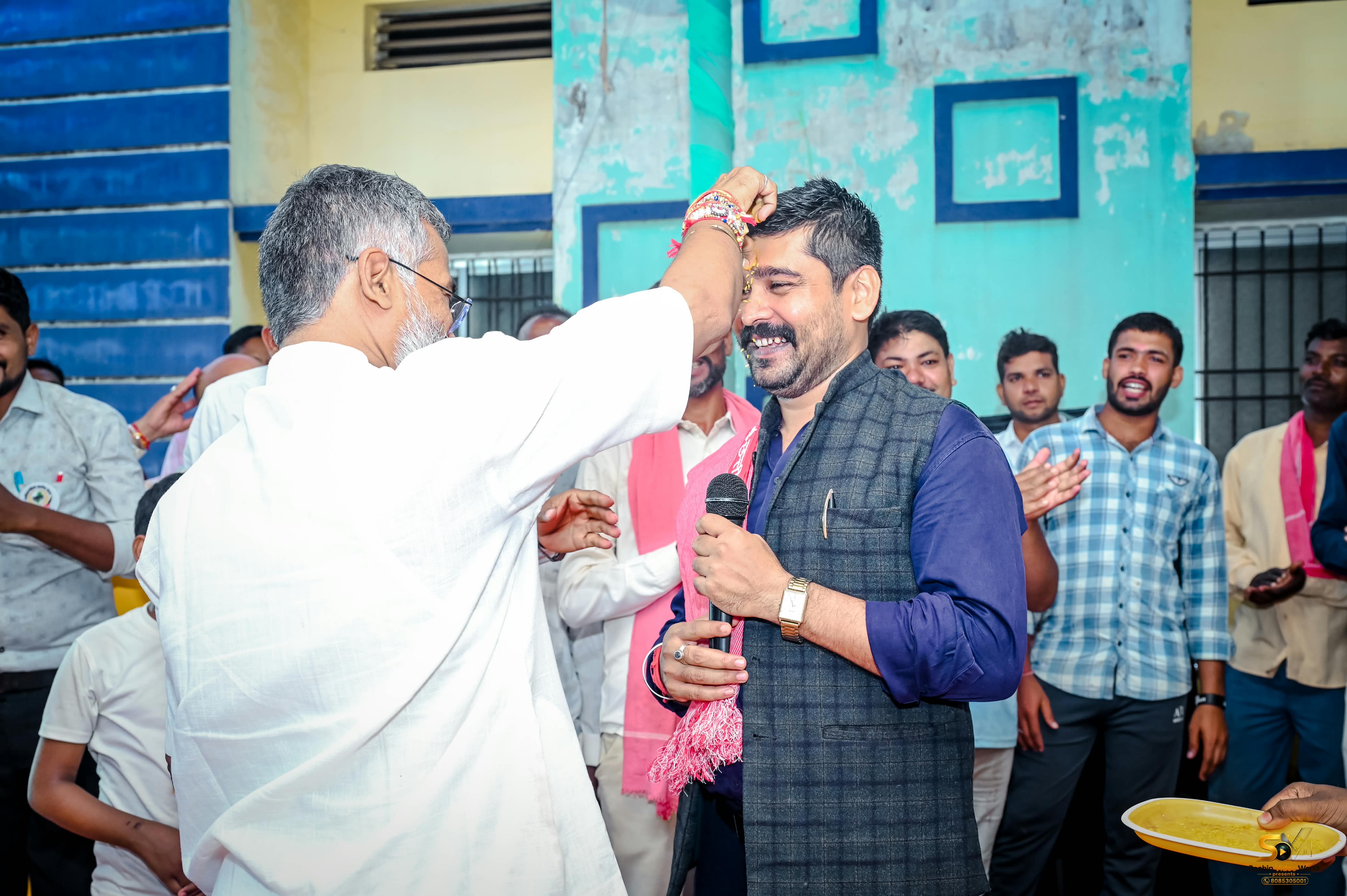 छत्तीसगढ़ क्रांति सेना के प्रदेश अध्यक्ष अजय यादव ने उन्हें पार्टी का गमछा पहनाकर स्वागत किया।