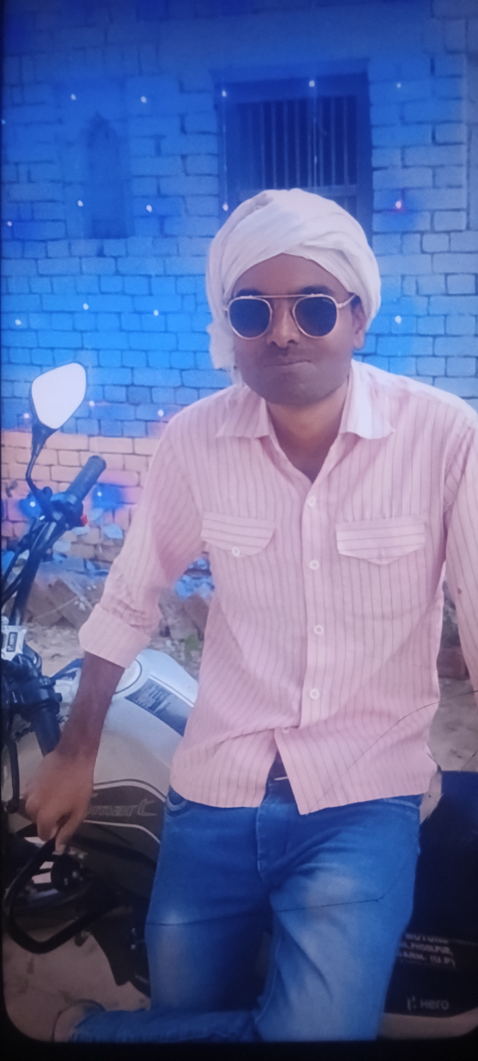 आजमगढ़ में मुठभेड़ में मारा गया आरोपी अरविंद सिंह।