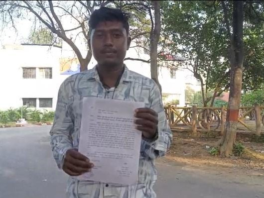 पीड़ित युवक ने मामले की शिकायत SP से की है। - Dainik Bhaskar