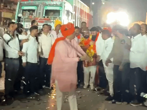 Indore Dol Gyaras | BJP President Sumit Mishra Banethi Performance Video