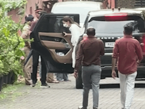 Alia Bhatt attended the funeral of Rani Mukherjee's mother.