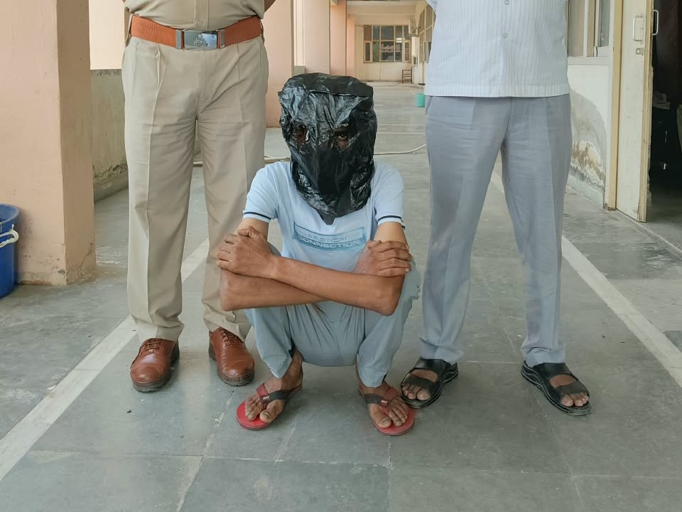 हिसार पुलिस द्वारा पकड़ा गया आरोपी। - Dainik Bhaskar