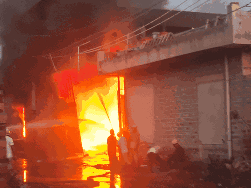 केमिकल से भरे ड्रम में पत्थर गिरने से धमाका; 4 की हालत गंभीर, अलग ICU बनाया|जोधपुर,Jodhpur - Dainik Bhaskar