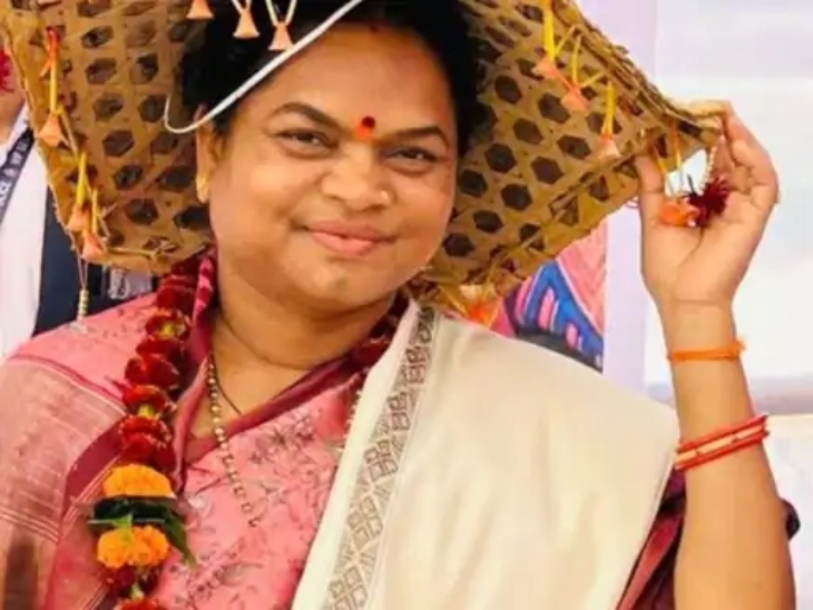 ठगों ने सांसद फूलो देवी नेताम को टारेगट बनाया है।