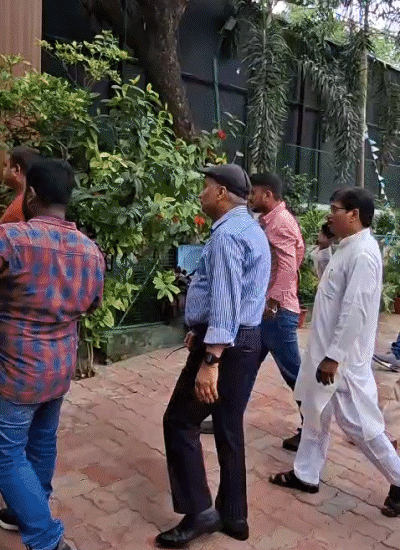 राजद कार्यकर्ताओं ने सीएम का पुतला लेकर प्रदर्शन करने निकले हैं।