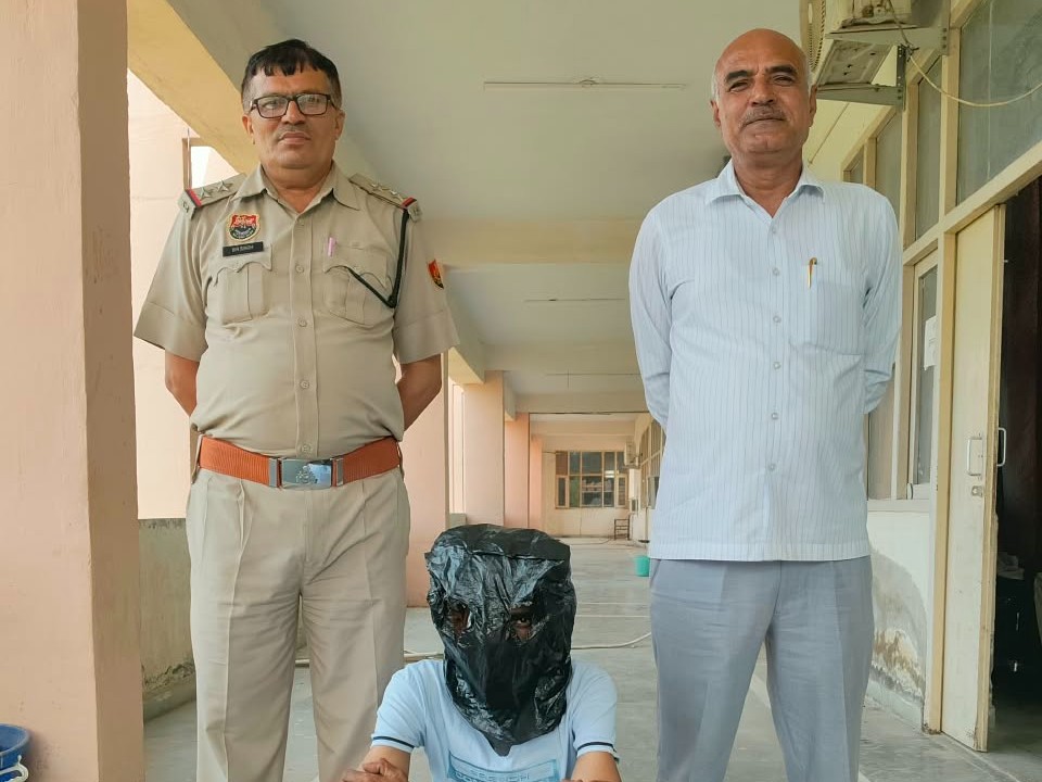हिसार में ड्राइवर गिरफ्तार; 3 बैंक अकाउंट्स से रकम निकाली|हिसार,Hisar - Dainik Bhaskar