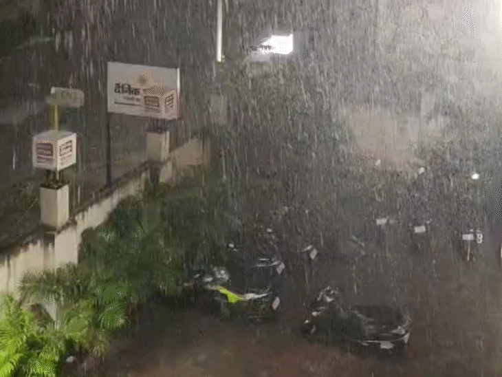 बिहार के पटना में बुधवार देर शाम तेज हवा के साथ बारिश हुई।