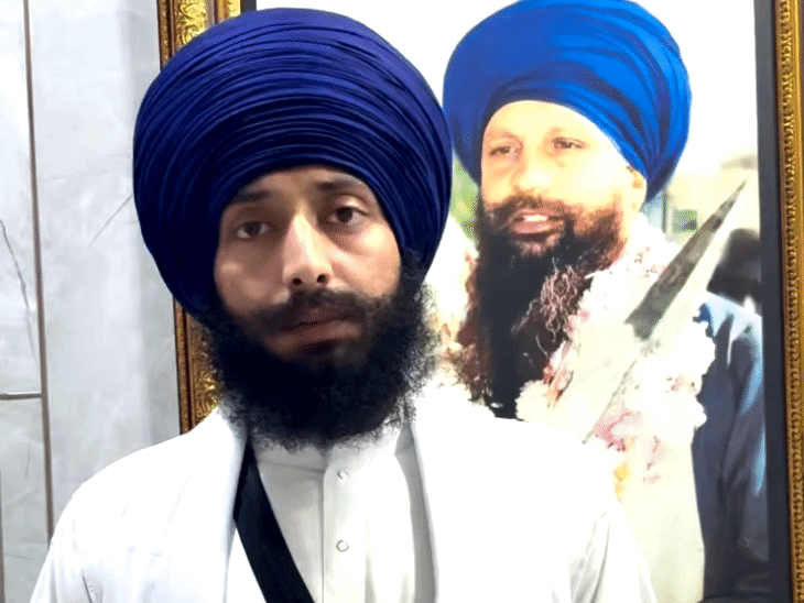 मर्यादा के उल्लंघन और कमेटी पर श्री अकाल तख्त साहिब के नाम से पेज चला रहे ज्ञानी तेजबीर सिंह ने कार्रवाई की मांग की।