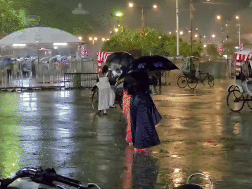 ओडिशा के पुरी शहर में लगातार 3 दिनों से लगातार बारिश जारी है।