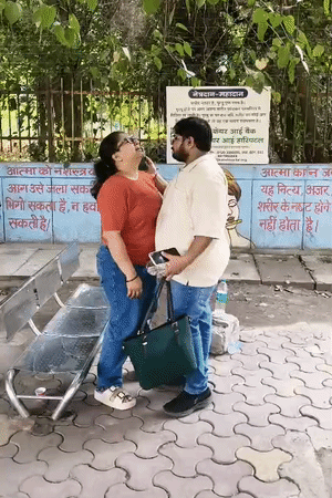 ऊषा देवी के शव की पहचान उनकी नातिन आयुषी ने की। इसके बाद वह चीख-चीखकर रोने लगी।