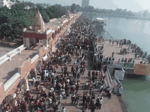 पिछले साल महोत्सव में आए पर्यटक और श्रद्धालु।