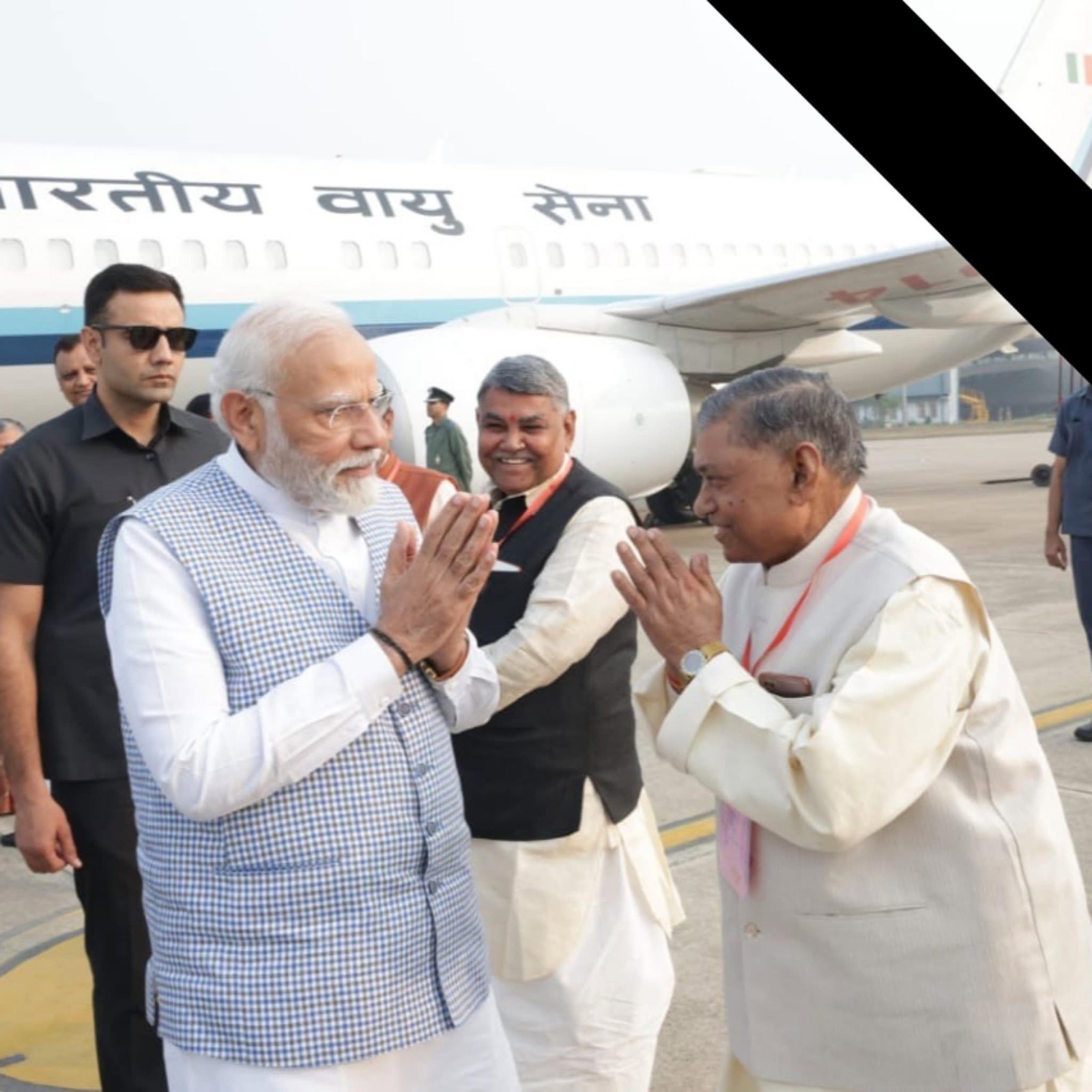ये तस्वीर 2024 की है। आगरा में पीएम मोदी का विधायक छोटेलाल का स्वागत किया था।