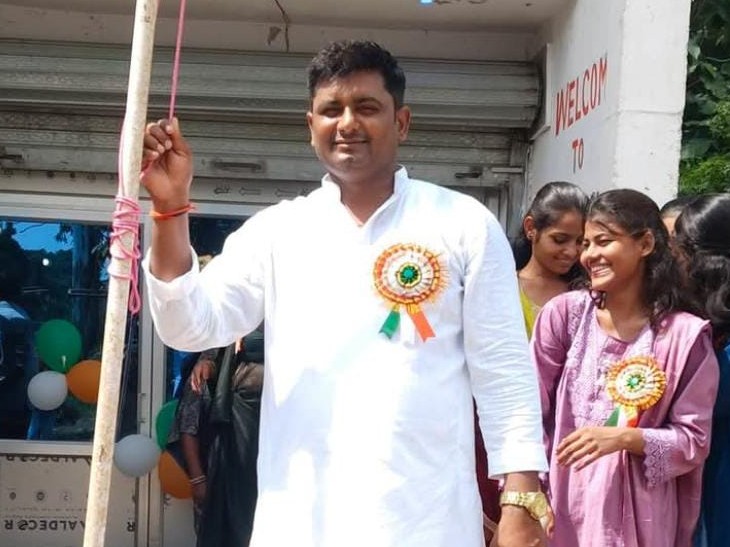 विनय कुमार यादव जेपी कॉन्वेंट स्कूल चलाते थे। हादसे में इनकी मौत हो गई।
