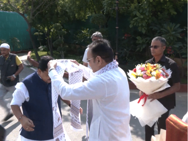 CMR में बीजेपी के राष्ट्रीय अध्यक्ष नितिन नवीन का स्वागत करते सीएम भजनलाल शर्मा और राज्यसभा सांसद सतीश पूनिया।