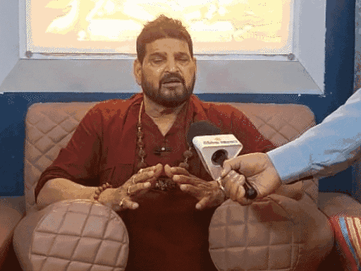 बृजभूषण सिंह ने कहा था - तमाम साजिशों के बीच मुझे भगवान पर विश्वास था कि इस मंथन से अमृत निकलेगा। आज सम्मान के साथ आपके सामने बैठा हूं।