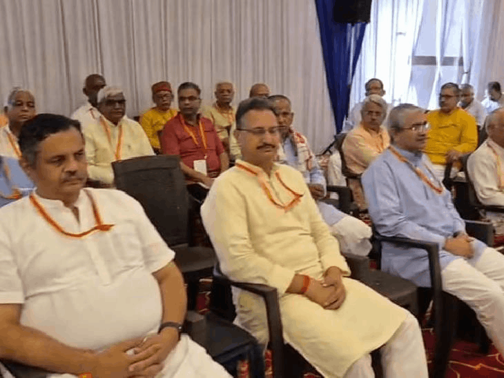 संघ के मौजूदा संगठनात्मक ढांचे में प्रस्तावित बदलावों को बैठक के बाद लागू करने की प्रक्रिया शुरू हो सकती है।
