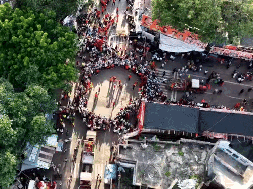 सूरजपोल गेट से शोभायात्रा शुरू हुई।