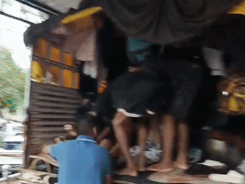 घायलों को तुरंत अस्पताल ले जाया गया।