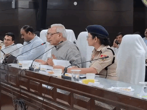 10 का मौके पर समाधान; TDI बिल्डर को नोटिस, गैरहाजिरी पर FIR की चेतावनी|पानीपत,Panipat - Dainik Bhaskar