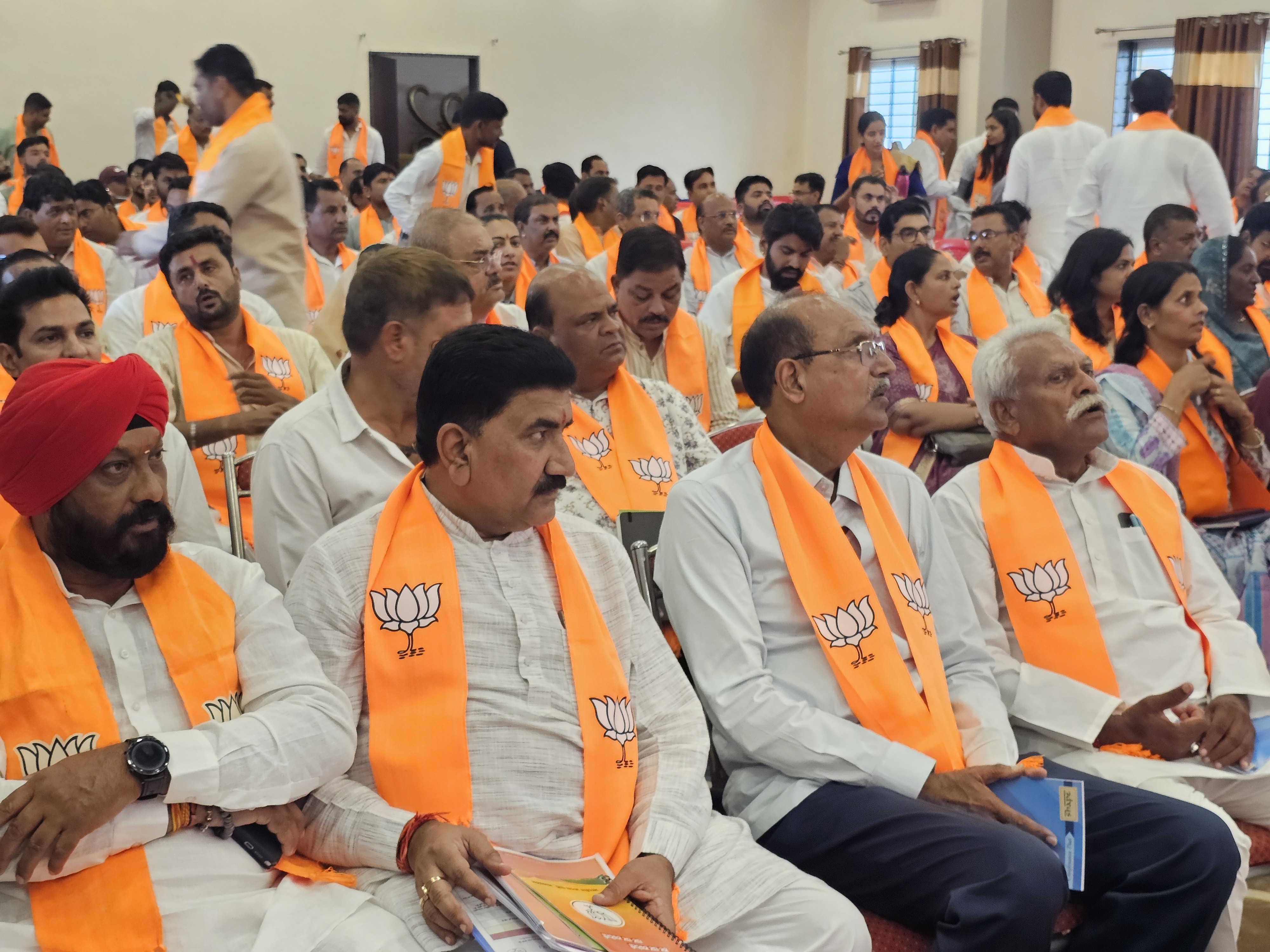 जनभागीदारी और सामाजिक समरसता को मजबूत करने पर जोर।