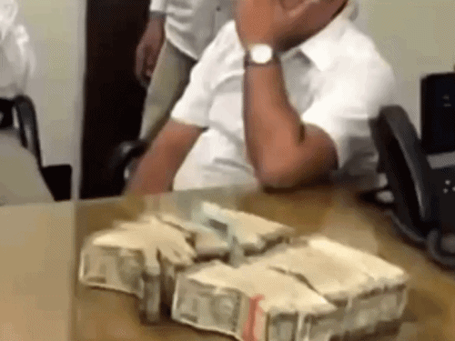 जयपुर में 2 प्लॉट के डॉक्युमेंट बरामद; 1 दिन पहले ACB को कार से मिले थे 8.14 लाख|बीकानेर,Bikaner - Dainik Bhaskar