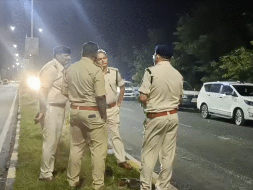 हादसे के बाद एडीजी मनोज कौशिक और डीआईजी अनुरंजन किस्पोट्टा घटनास्थल पर पहुंचे।